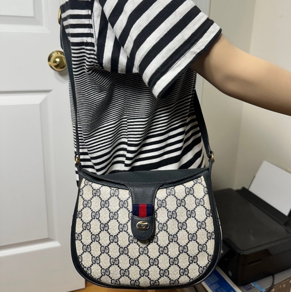 Authentic Vintage Gucci GG Monogram Supreme Sherry Web Ophidia Shoulder Bag - Picture 2 of 9